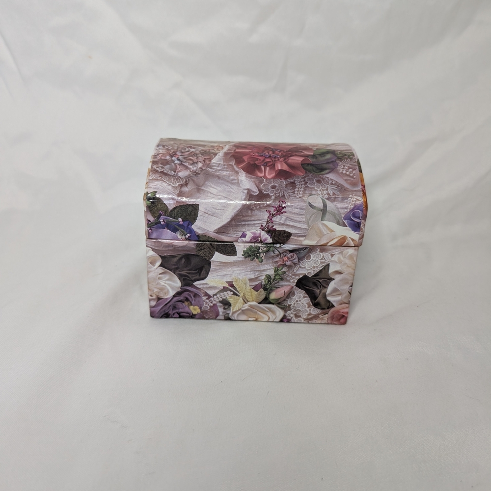 Vintage Floral Patterned Music Box
